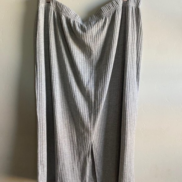 Avenue - Grey Ribbed Jersey Midi Skirt - Picture 8 of 9